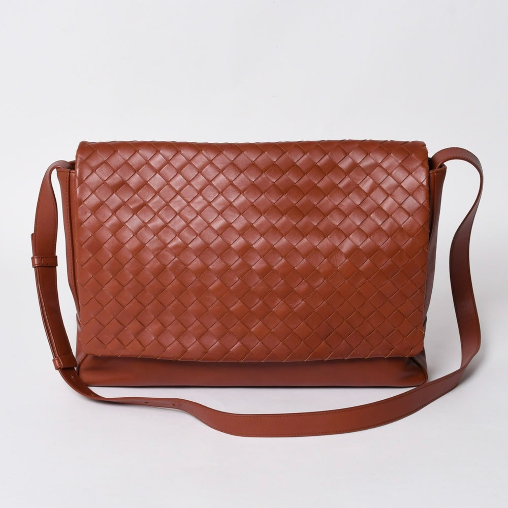 新品未使用品 BOTTEGA VENETA ボッテガヴェネタ イントレチャート メッセンジャーバッグ レザー ブラウン 中古 4a003220