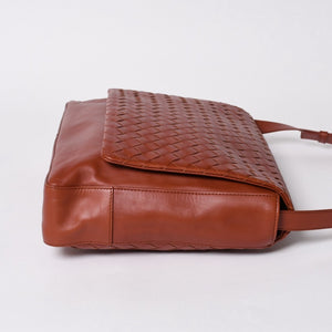 新品未使用品 BOTTEGA VENETA ボッテガヴェネタ イントレチャート メッセンジャーバッグ レザー ブラウン 中古 4a003220