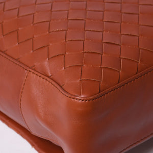 新品未使用品 BOTTEGA VENETA ボッテガヴェネタ イントレチャート メッセンジャーバッグ レザー ブラウン 中古 4a003220