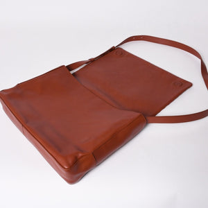 新品未使用品 BOTTEGA VENETA ボッテガヴェネタ イントレチャート メッセンジャーバッグ レザー ブラウン 中古 4a003220