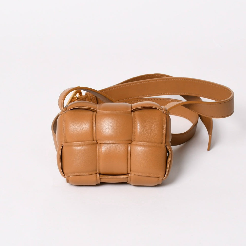 極美品 BOTTEGA VENETA ボッテガ ヴェネタ ショルダーバッグ キャンディー パデット カセット ミニ キャラメル ゴールド金具 中古 4a003230