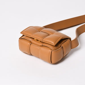 極美品 BOTTEGA VENETA ボッテガ ヴェネタ ショルダーバッグ キャンディー パデット カセット ミニ キャラメル ゴールド金具 中古 4a003230