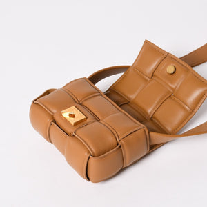 極美品 BOTTEGA VENETA ボッテガ ヴェネタ ショルダーバッグ キャンディー パデット カセット ミニ キャラメル ゴールド金具 中古 4a003230