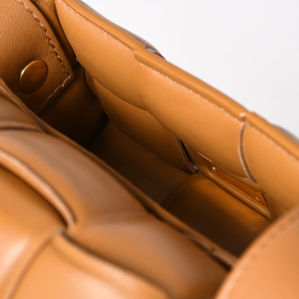 極美品 BOTTEGA VENETA ボッテガ ヴェネタ ショルダーバッグ キャンディー パデット カセット ミニ キャラメル ゴールド金具 中古 4a003230