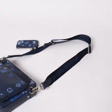 画像をギャラリービューアに読み込む, 極美品 LOUIS VUITTON ルイヴィトン モノグラム ウォーターカラー トリオ メッセンジャー ショルダーバッグ M57840 ブルー 中古 4a002386