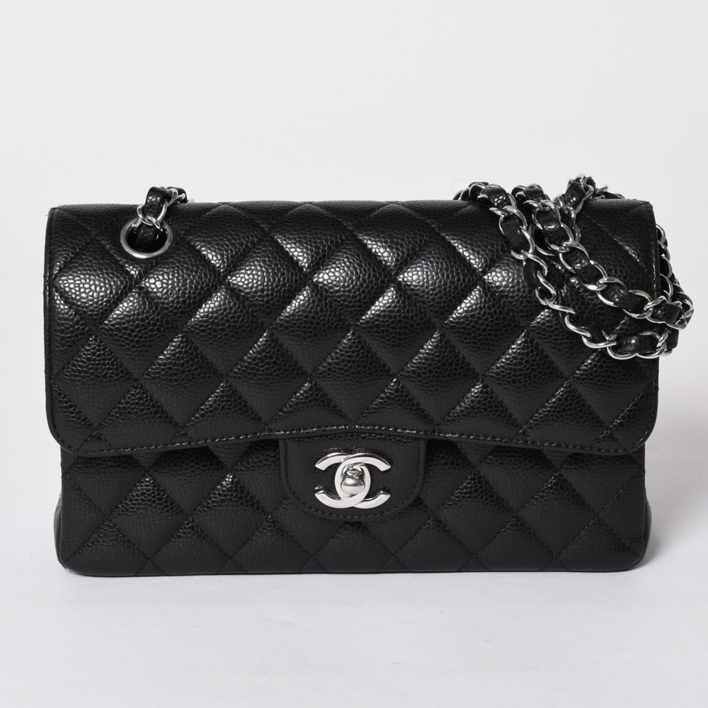 極美品 CHANEL シャネル マトラッセ23 Wフラップ Wチェーンショルダーバッグ ランダム ココマーク キャビアスキン ブラック 中古 4a002736
