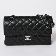 Load image into Gallery viewer, 極美品 CHANEL シャネル マトラッセ23 Wフラップ Wチェーンショルダーバッグ ランダム ココマーク キャビアスキン ブラック 中古 4a002736