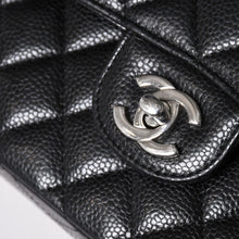 Load image into Gallery viewer, 極美品 CHANEL シャネル マトラッセ23 Wフラップ Wチェーンショルダーバッグ ランダム ココマーク キャビアスキン ブラック 中古 4a002736