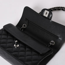 Load image into Gallery viewer, 極美品 CHANEL シャネル マトラッセ23 Wフラップ Wチェーンショルダーバッグ ランダム ココマーク キャビアスキン ブラック 中古 4a002736