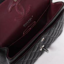 Load image into Gallery viewer, 極美品 CHANEL シャネル マトラッセ23 Wフラップ Wチェーンショルダーバッグ ランダム ココマーク キャビアスキン ブラック 中古 4a002736