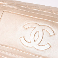 Load image into Gallery viewer, 極美品 CHANEL シャネル コココクーン ハンドバッグ A47205 7番台 ココマーク ナイロン ベージュ ボルドー ゴールド金具 中古 4a002829