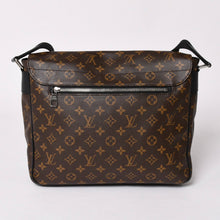 画像をギャラリービューアに読み込む, 極美品 LOUIS VUITTON ルイヴィトン クリストファー メッセンジャーバッグ M41643 モノグラム マカサー PVC レザー ブラウン 中古 4a002454