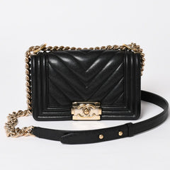 極美品 CHANEL シャネル ボーイシャネル チェーンショルダーバッグ V字ステッチ シェブロン キャビアスキン ブラック ゴールド金具 29番台 中古 4a003047