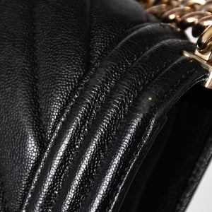 極美品 CHANEL シャネル ボーイシャネル チェーンショルダーバッグ V字ステッチ シェブロン キャビアスキン ブラック ゴールド金具 29番台 中古 4a003047