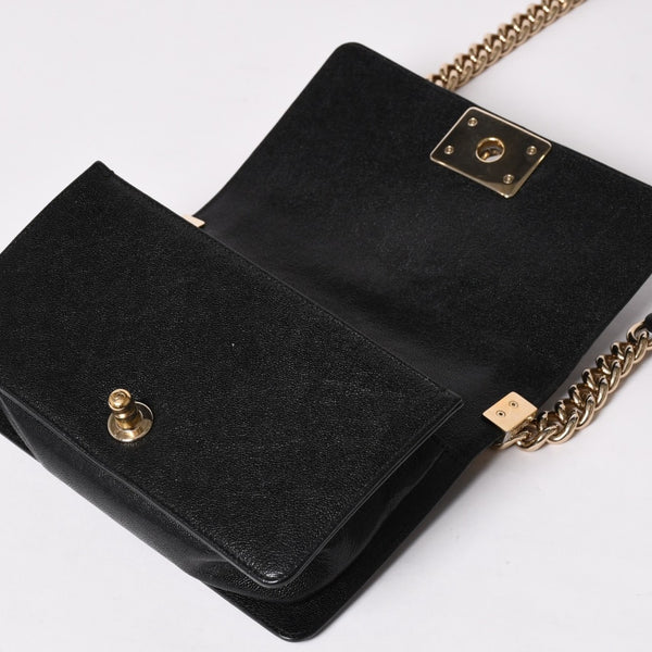 極美品 CHANEL シャネル ボーイシャネル チェーンショルダーバッグ V字ステッチ シェブロン キャビアスキン ブラック ゴールド金具 29番台 中古 4a003047