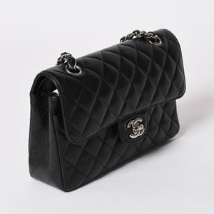極美品 CHANEL シャネル マトラッセ23 Wフラップ Wチェーンショルダーバッグ 26番台 ココマーク キャビアスキン ブラック 中古 4a002997