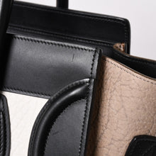 Load image into Gallery viewer, 極美品 CELINE セリーヌ ラゲージマイクロショッパー ショルダーバッグ ハンドバッグ トリコロール カーフスキン スエード ヌバック ゴールド金具 廃盤 中古 4a002941