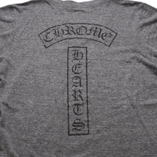 画像をギャラリービューアに読み込む, CHROME HEARTS クロムハーツ Vネック 半袖Tシャツ サイズL ホースシュー オールドイングリッシュロゴ スター 霜降りグレー 美品 中古 4a002861
