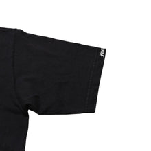 画像をギャラリービューアに読み込む, CHROME HEARTS クロムハーツ スクロールラベルロゴ 半袖Tシャツ サイズM オールドイングリッシュロゴ ブラック 美品 中古 4a002866