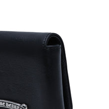 画像をギャラリービューアに読み込む, CHROME HEARTS クロムハーツ レザーカードケース 三つ折り スクロールラベルロゴ シルバー925 ブラック 美品 中古 4a002870