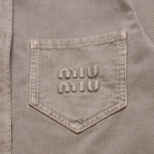 新品未使用 Miu Miu ミュウミュウ ガーメントダイコーデュロイシャツ ショート丈 クロップド ウォッシュ加工 コーデュロイ生地 グレー 中古 4a002443