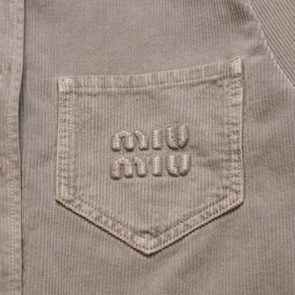 新品未使用 Miu Miu ミュウミュウ ガーメントダイコーデュロイシャツ ショート丈 クロップド ウォッシュ加工 コーデュロイ生地 グレー 中古 4a002443
