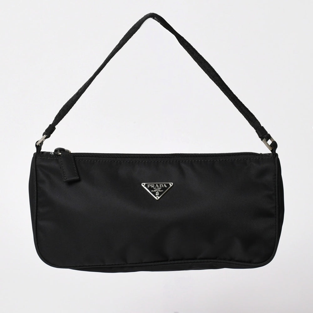 PRADA プラダ ナイロン アクセサリーポーチ ミニバッグ Re-Nylon トライアングルロゴ ブラック シルバー金具 美品 中古 4a003020