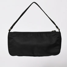画像をギャラリービューアに読み込む, PRADA プラダ ナイロン アクセサリーポーチ ミニバッグ Re-Nylon トライアングルロゴ ブラック シルバー金具 美品 中古 4a003020