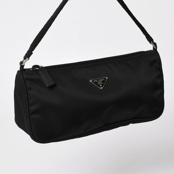 PRADA プラダ ナイロン アクセサリーポーチ ミニバッグ Re-Nylon トライアングルロゴ ブラック シルバー金具 美品 中古 4a003020