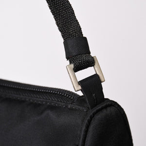 PRADA プラダ ナイロン アクセサリーポーチ ミニバッグ Re-Nylon トライアングルロゴ ブラック シルバー金具 美品 中古 4a003020