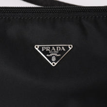 画像をギャラリービューアに読み込む, PRADA プラダ ナイロン アクセサリーポーチ ミニバッグ Re-Nylon トライアングルロゴ ブラック シルバー金具 美品 中古 4a003020