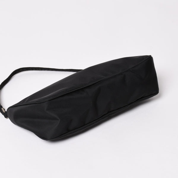 PRADA プラダ ナイロン アクセサリーポーチ ミニバッグ Re-Nylon トライアングルロゴ ブラック シルバー金具 美品 中古 4a003020