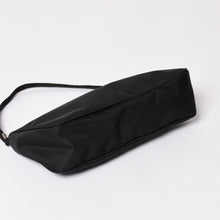 画像をギャラリービューアに読み込む, PRADA プラダ ナイロン アクセサリーポーチ ミニバッグ Re-Nylon トライアングルロゴ ブラック シルバー金具 美品 中古 4a003020