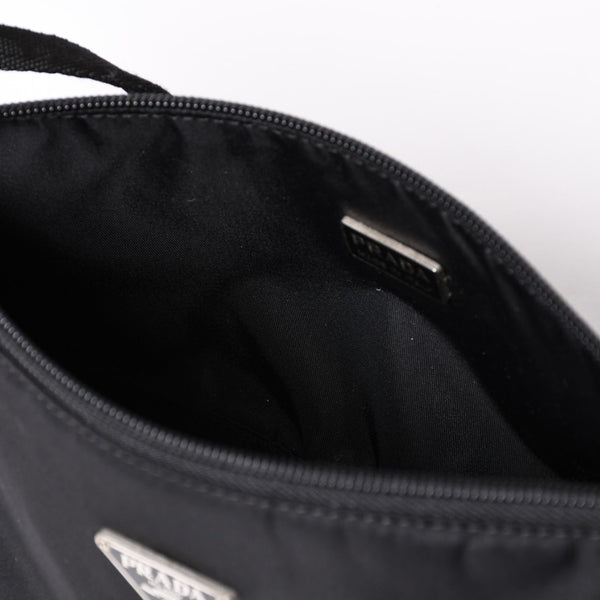 PRADA プラダ ナイロン アクセサリーポーチ ミニバッグ Re-Nylon トライアングルロゴ ブラック シルバー金具 美品 中古 4a003020