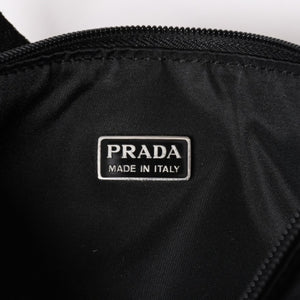 PRADA プラダ ナイロン アクセサリーポーチ ミニバッグ Re-Nylon トライアングルロゴ ブラック シルバー金具 美品 中古 4a003020