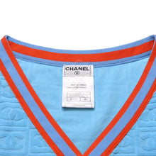 Load image into Gallery viewer, CHANEL シャネル スポーツ パイル地 ノースリーブ 2002SS エンボス加工 ココマーク Y2K Vネック バイカラー P19397V11234 美品 中古 4a002895