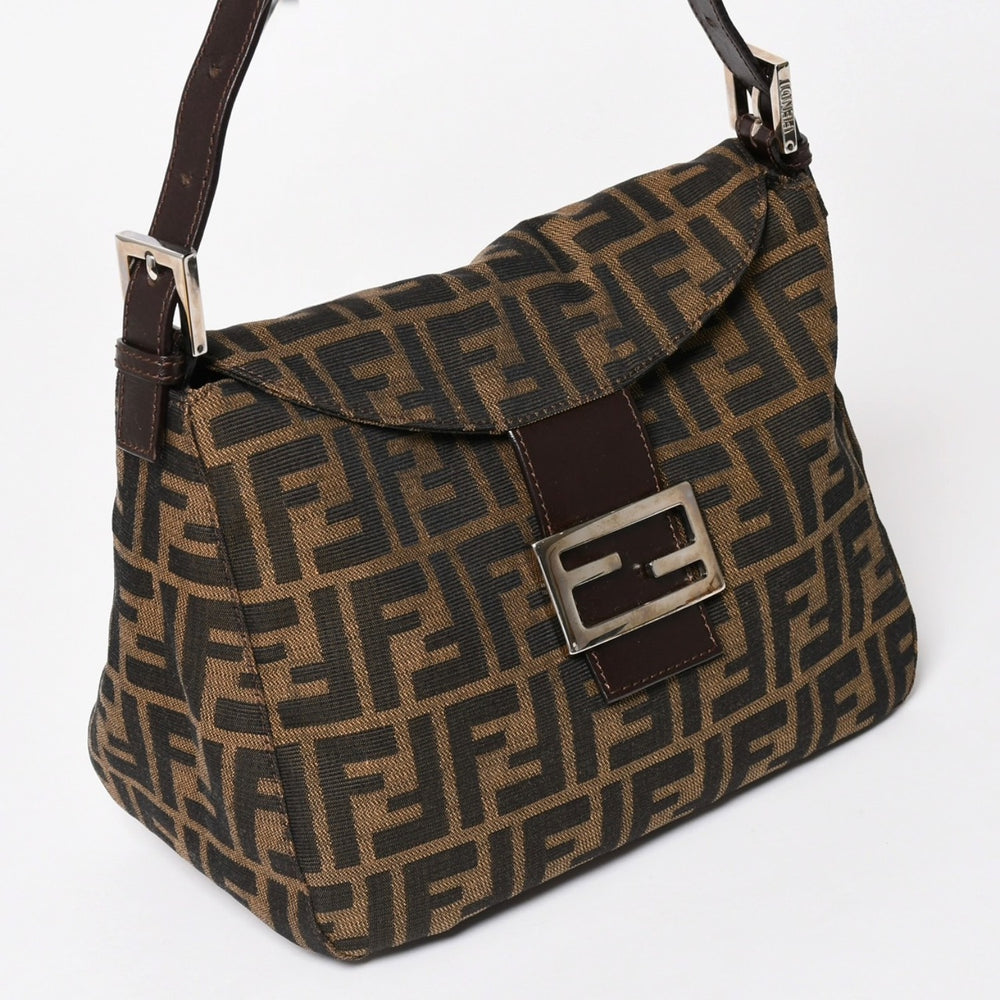 極美品 FENDI フェンディ マンマバケット ワンショルダーバッグ 2228 26425 ブラウン ズッカ柄 シルバー金具 中古 4a003218