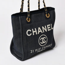 画像をギャラリービューアに読み込む, 新品同様 CHANEL シャネル ドーヴィルPM チェーントートバッグ ショルダーバッグ デニムキャンバス 17番台 ココマーク レザー ネイビー ゴールド金具 A47001 中古 4a003075