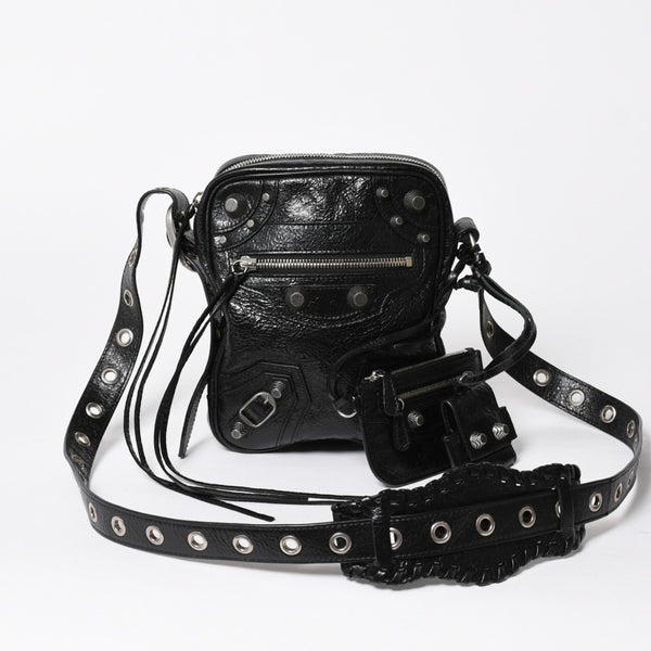 新品同様 BALENCIAGA バレンシアガ Le Cagole ル カゴール ショルダーバッグ ブラック 719065 中古 4a007216