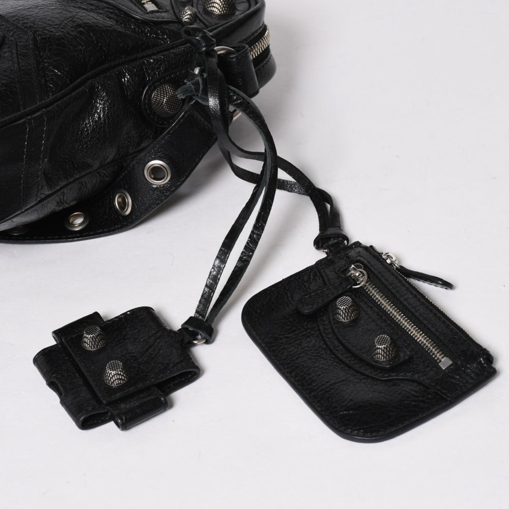 新品同様 BALENCIAGA バレンシアガ Le Cagole ル カゴール ショルダーバッグ ブラック 719065 中古 4a007216