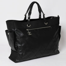 画像をギャラリービューアに読み込む, 極美品 CHANEL シャネル トートバッグ バリビアリッツトートTGM 11番台 ブラック コーティングキャンバス レザー シルバー金具 中古 4a002884