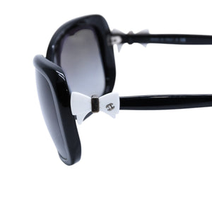 CHANEL シャネル リボンモチーフサングラス キャットアイ バタフライ風 ココマーク ホワイトリボン ブラックフレーム Y2K 5170-A c501/3C 美品 中古 4a002966