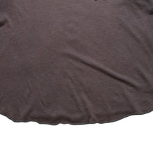 Load image into Gallery viewer, CHROME HEARTS クロムハーツ ヘンリーネック 7部袖Tシャツ サイズXL ヴァインダガー セメタリークロス サンドグレー 美品 中古 4a003160