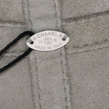 画像をギャラリービューアに読み込む, 新品未使用 CHANEL シャネル バケットハット 24B刻印 ココマーク ラム シアリング ベージュ リバーシブル ロゴ刺繍 中古 4a002899