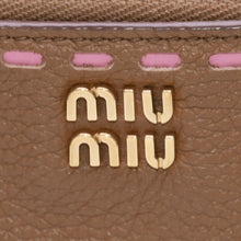 Load image into Gallery viewer, 極美品 MIUMIU ミュウミュウ コインケース 5MC066 カーフスキン ブランドロゴ ブラウン ゴールド金具 中古 4a002999