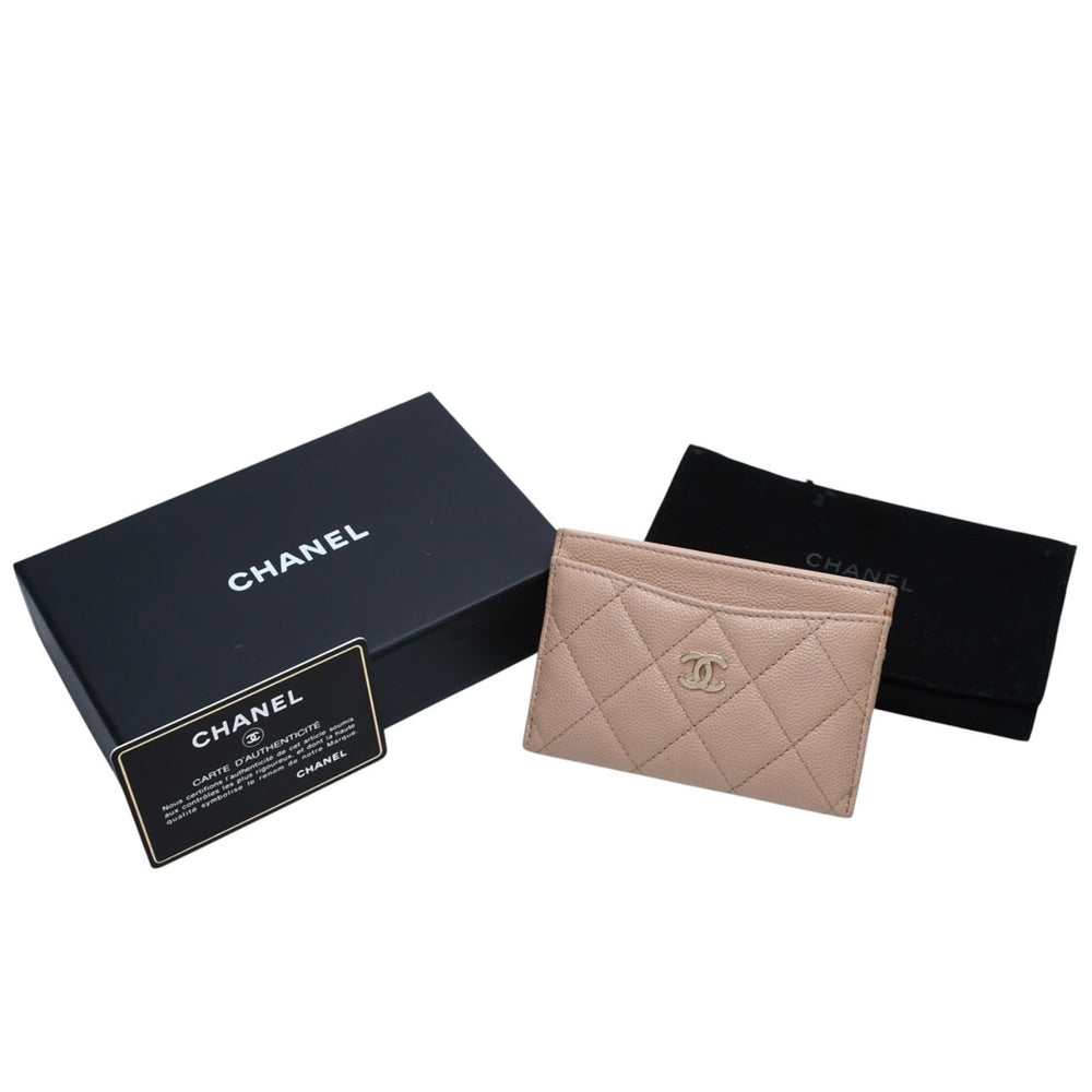 極美品 CHANEL シャネル クラシックジップカードケース 28番台 マトラッセ キャビアスキン ベージュ ココマーク CCマーク メタル ゴールド 中古 4a003002