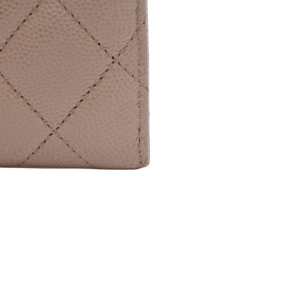 極美品 CHANEL シャネル クラシックジップカードケース 28番台 マトラッセ キャビアスキン ベージュ ココマーク CCマーク メタル ゴールド 中古 4a003002