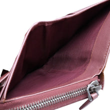 Load image into Gallery viewer, PRADA プラダ 2つ折り財布 コンパクトジップ 財布 ピンク PVC シルバー金具 1M0605R142 美品 中古 4a003019
