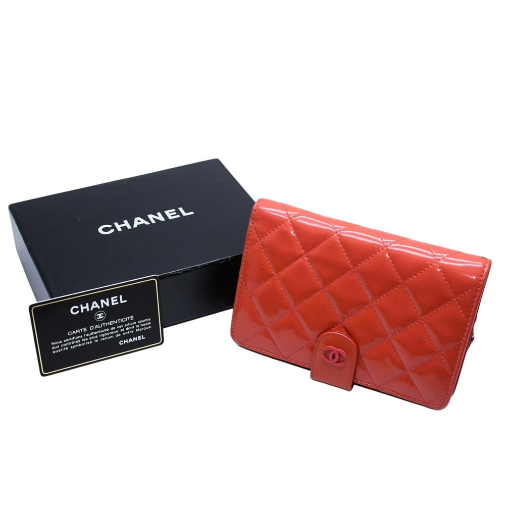 CHANEL Matelasse Brilliant Patent Leather Bifold Medium Wallet No. 16 Quilted Coco Mark Wallet Enamel Orange Good Condition Used 4a002826