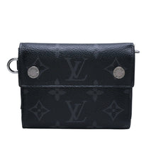 Load image into Gallery viewer, 極美品 LOUIS VUITTON ルイヴィトン モノグラム エクリプス コンパクトウォレット 三つ折り財布 M63510 ブラック 中古 4a002849